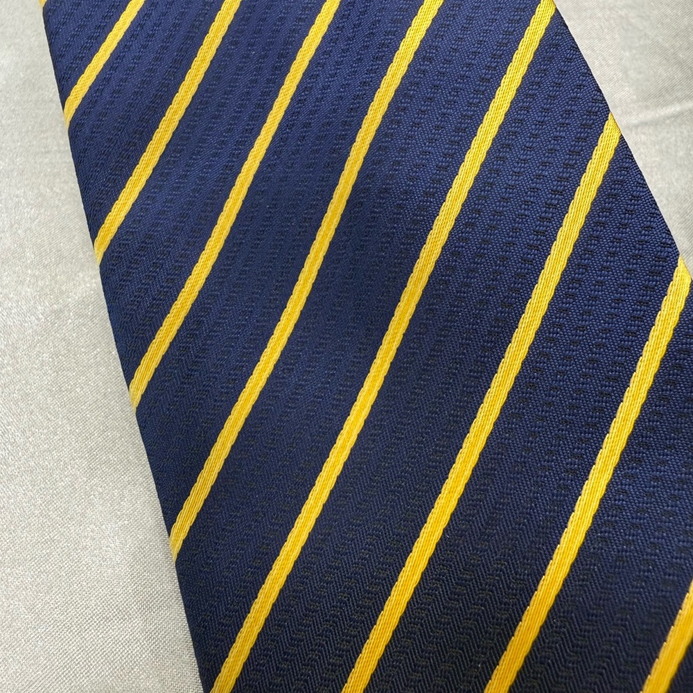 DiBanGu Classic Navy and Yellow Striped Men's Tie 100% Silk - Picture 2 of 3